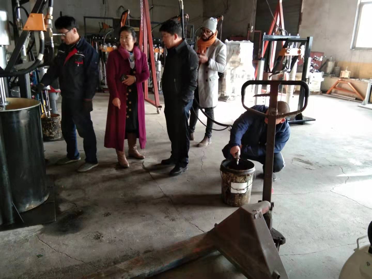 友人前來(lái)公司洽談業(yè)務(wù)！